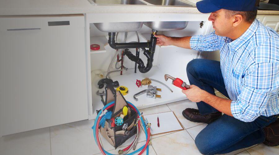 Expert burst pipe repair services in Deer Lodge, TN